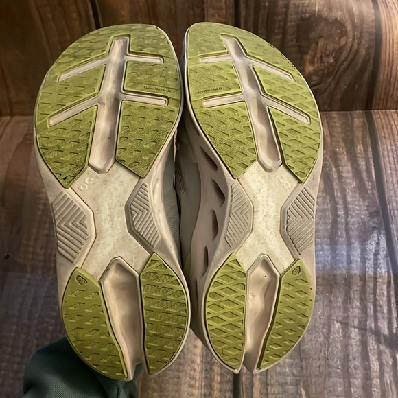 On Cloudeclipse Running Shoes size 9.5 - Picture 5 of 8